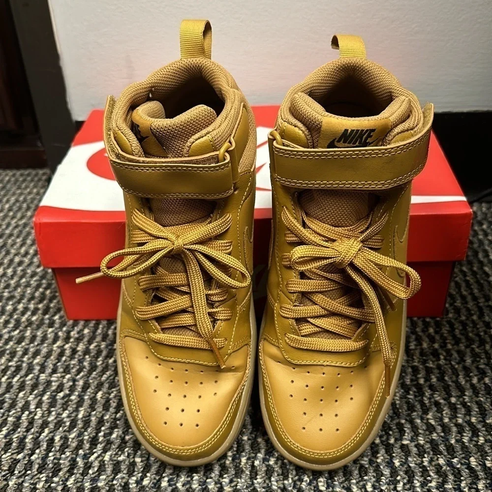 Kids Size 6 Nike Mid Court Burroughs Like New Worn Once!